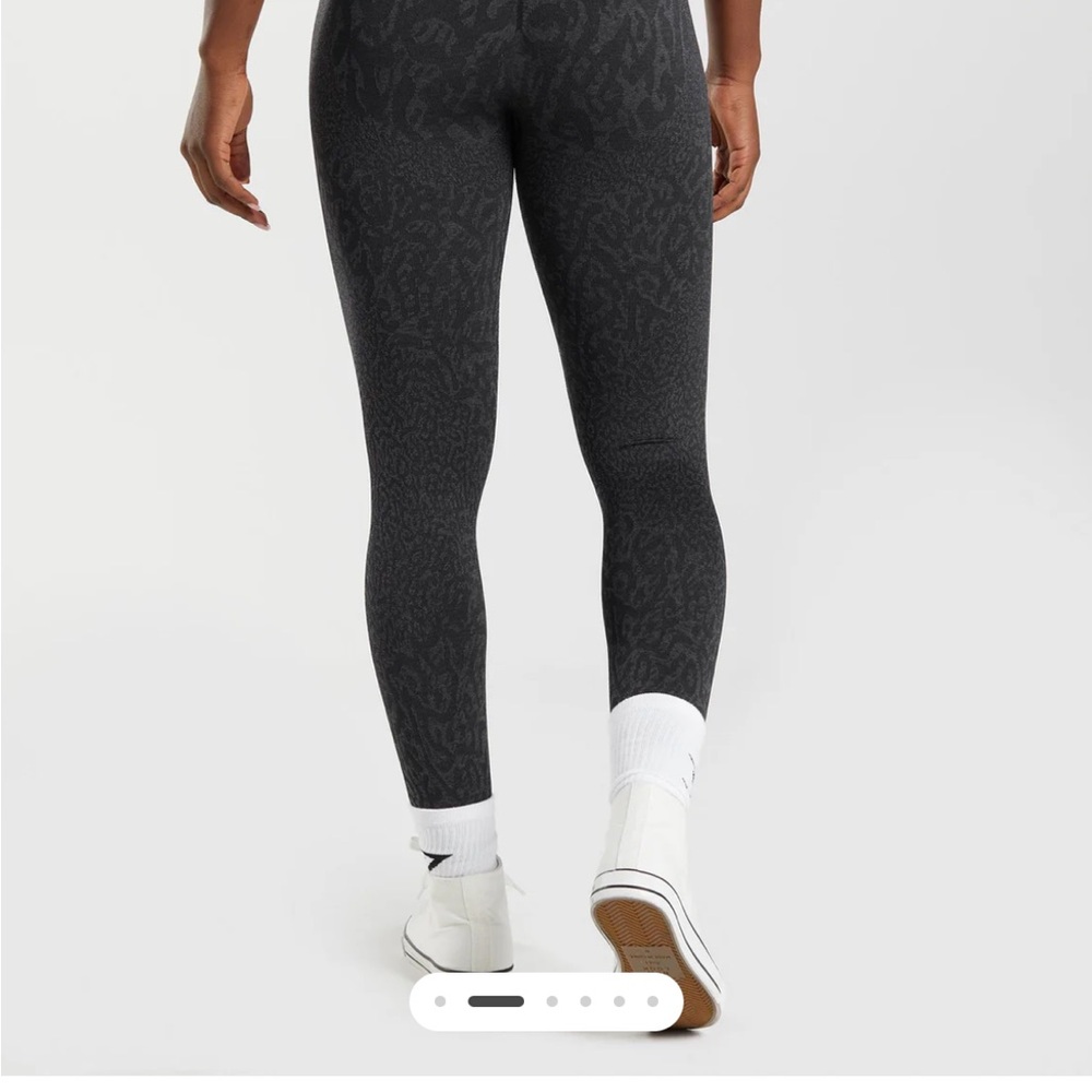 Gymshark Women's Black Patterned Leggings - Picture 2 of 6
